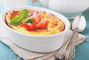 Süzme peynir güveci.