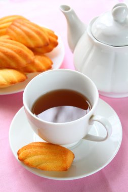 Çay ile tatlı toplu iş