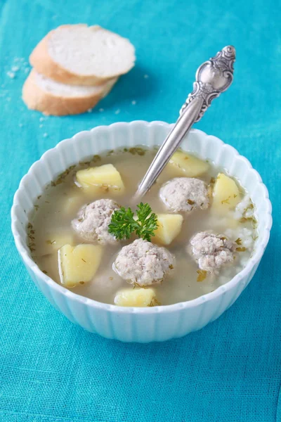 Soup with meatballs and cauliflower — Stock Photo, Image