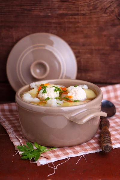 Soup with meatballs and cauliflower — Stock Photo, Image