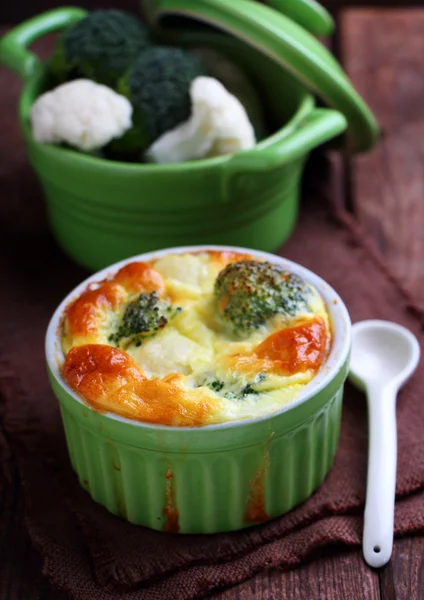 Prepared broccoli with cheese — Stock Photo, Image