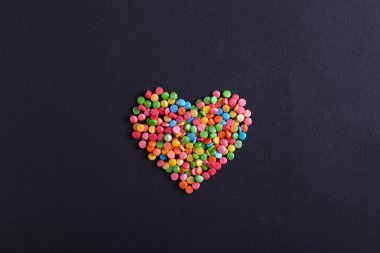 Çok renkli şeker badem