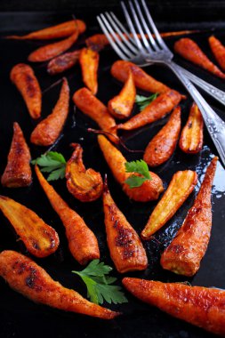 Genç havuç pişmiş