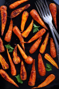 Genç havuç pişmiş