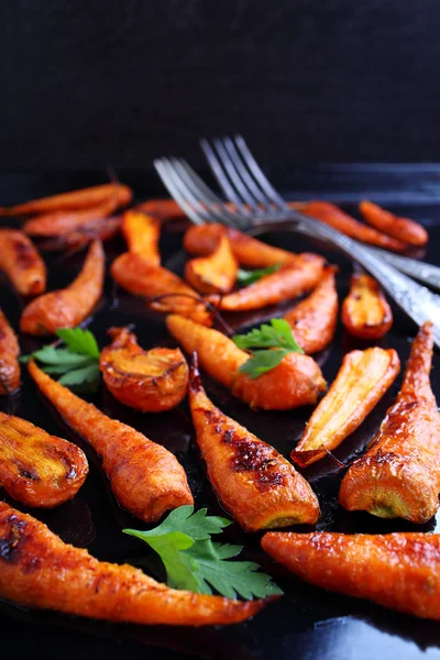 Giovani carote al forno — Foto Stock