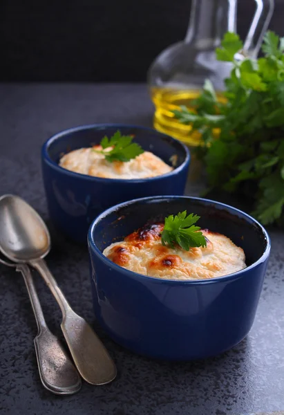 Caçarola com creme e queijo — Fotografia de Stock