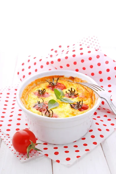 Scrambled eggs with tomatoes — Stock Photo, Image