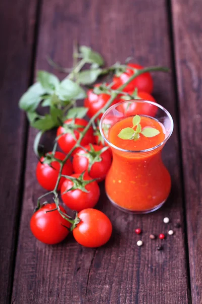 Świeży pomidor domowe sok — Zdjęcie stockowe