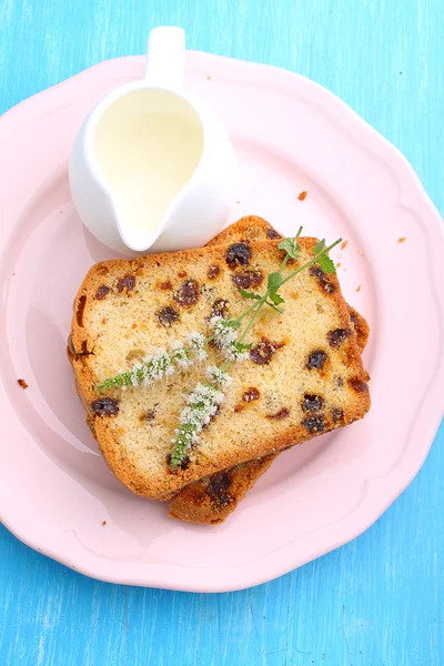 Zelfgemaakte cake met rozijnen — Stockfoto