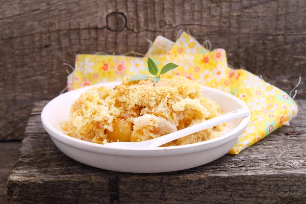 Crumble aux pommes et à la cannelle — Photo