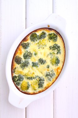 Brokoli ile lezzetli güveç