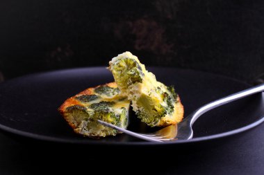 Brokoli ile lezzetli omlet