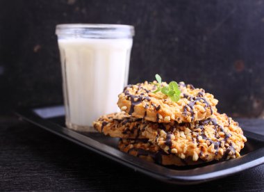 Çikolatalı ve fındıklı kurabiye