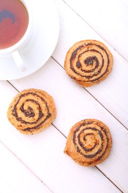 Kurabiye ve bir fincan çay.