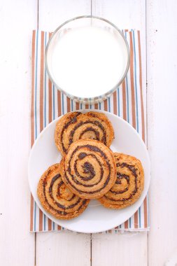 Haşhaş tohumlu bisküviler