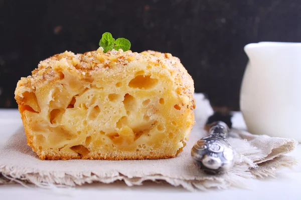 Fresh baked cake — Stock Photo, Image