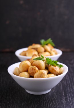 Kızarmış yağlı mantar Marine sosu ile