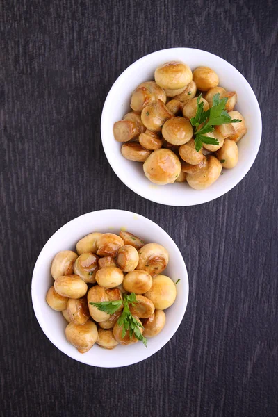 Kızarmış yağlı mantar Marine sosu ile