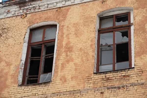 Two Wood Framed Windows Broken Glass Brick Facade Old House — Stock Photo, Image