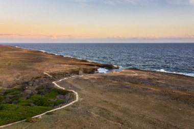 Curacao, Karayipler 'in üzerinde okyanus ve kıyı manzarası