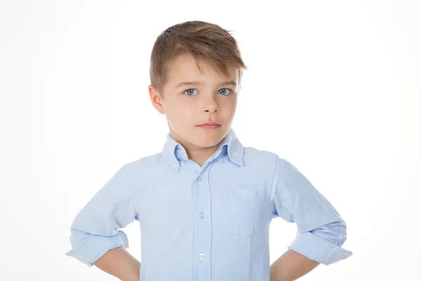 küçük çocuk bakıyor