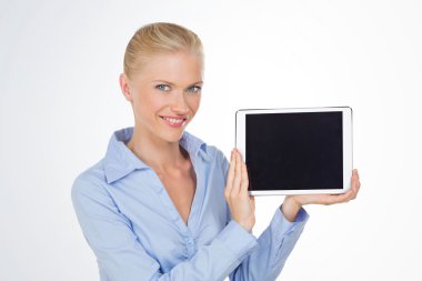 iş güzel kız onun tablet ile gülüyor