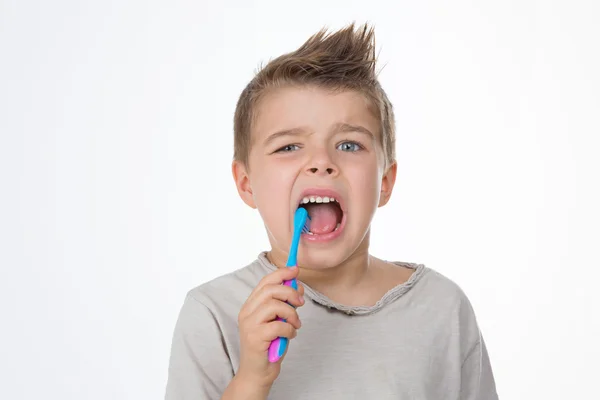 küçük çocuk acı