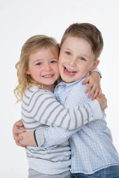 Glückliches Kinderpaar — Stockfoto