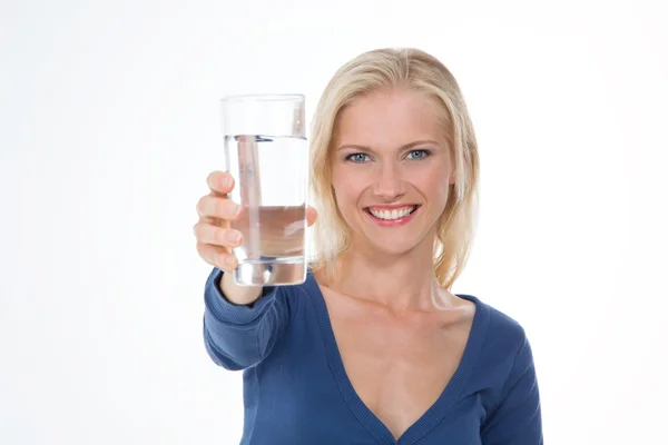 izole arka plan üzerinde gülümseyen güzel model