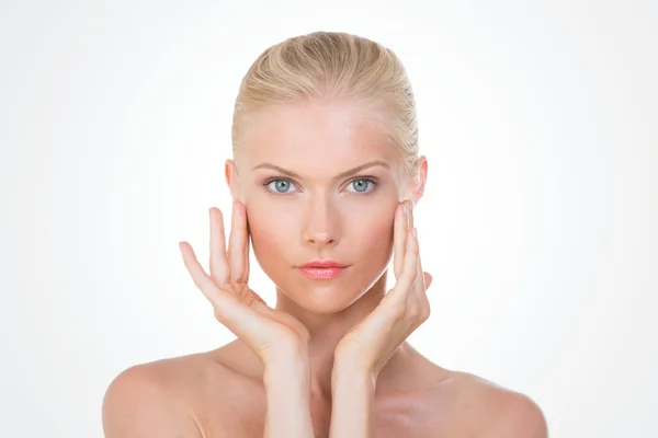 İskandinav güzellik yanağı dokunmadan