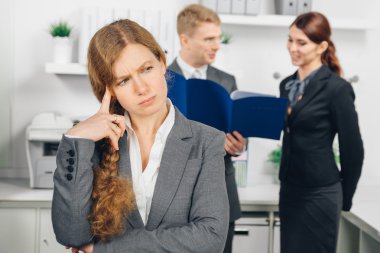 iş kadını kaygı hakkında dedikodu takım