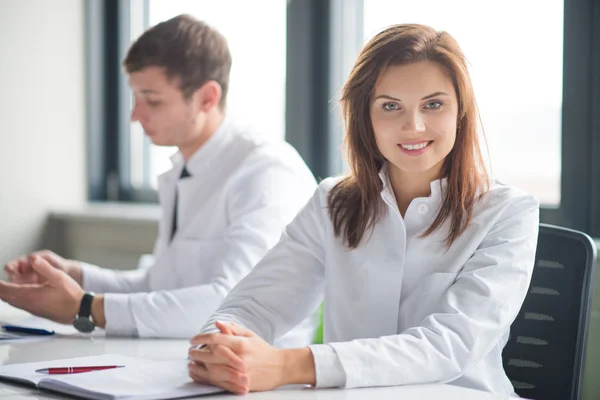 iki doktor ile tıbbi danışmanlık