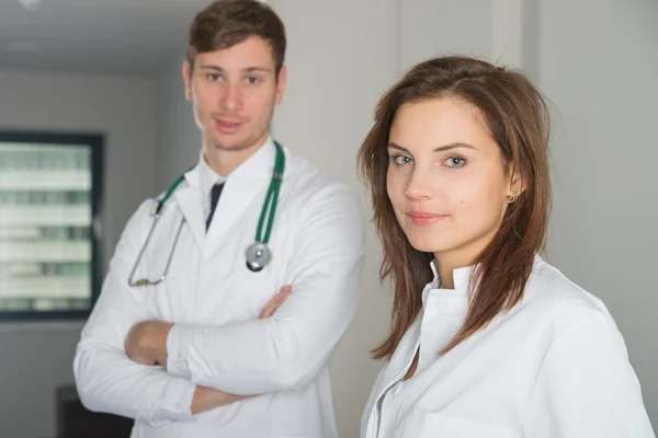 Två läkare på kliniska — Stockfoto
