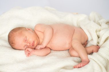 Yeni doğan bebek uyku