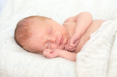 Yeni doğan bebek uyku