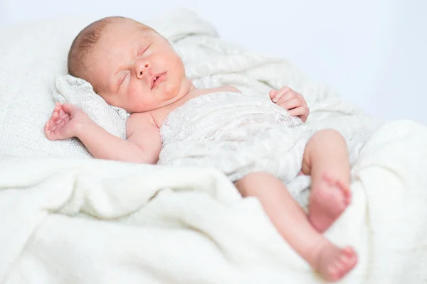 Newborn baby sleeping — Stock Photo, Image