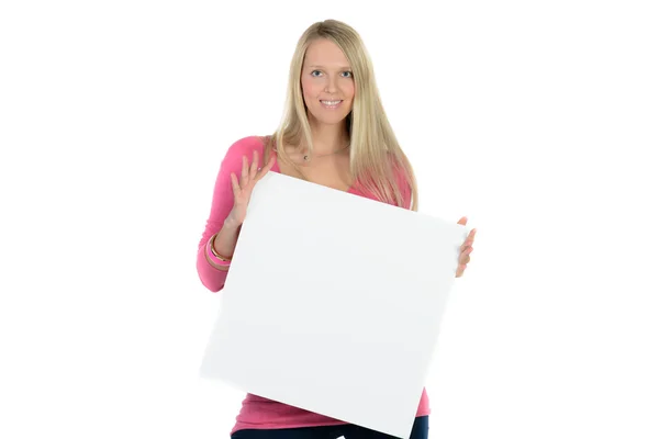 Bela mulher loira segurando um anúncio em branco — Fotografia de Stock
