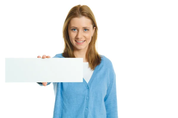 Jovem atraente com banner anúncio em branco — Fotografia de Stock