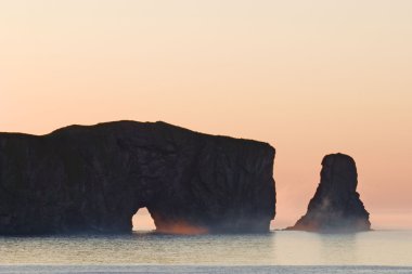 Perce Rock, Quebec renkli güneş doğarken