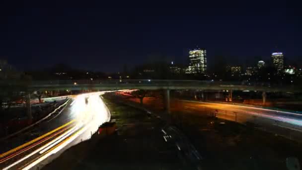 Timelapse syn på en Boston natt trafikerar — Stockvideo