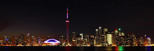 Panorámás kilátás nyílik a látóhatár, Toronto, Kanada, éjjel — Stock Fotó