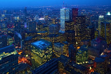 Toronto, Kanada 'nın gece hava görüntüsü