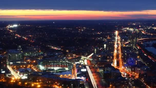 Schwenken der Antenne Zeitraffer der Innenstadt von Boston in der Nacht — Stockvideo