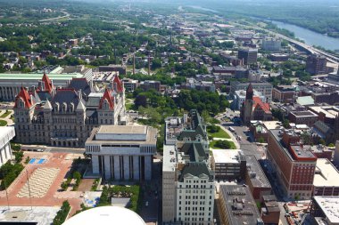 Devletin yasama organı Albany, New York'ta bir havadan görünümü