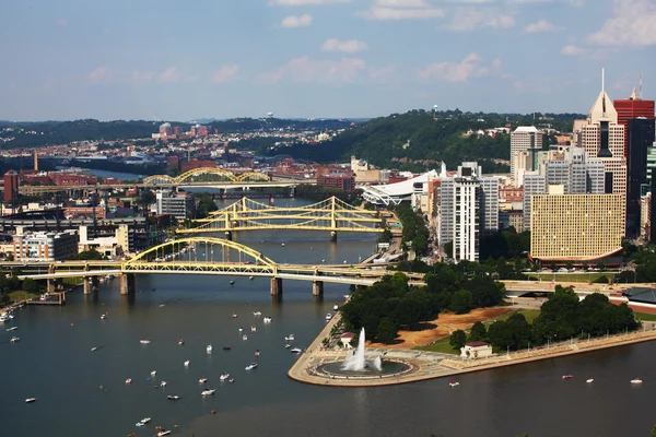 Vista aérea del horizonte de Pittsburgh, Pensilvania — Foto de Stock