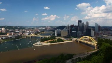 Timelapse Pittsburgh manzarası ve üç nehirler