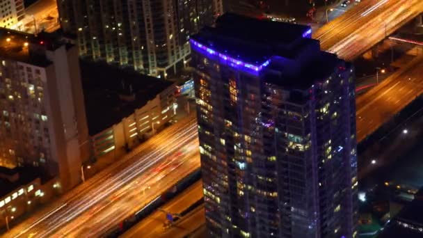 Timelapse weergave van Toronto traffic's nachts — Stockvideo