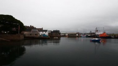 Orkney, İskoçya'da 4 k Ultrahd Stromness liman