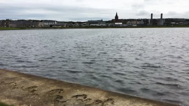 4k Ultrahd uitzicht op de haven van Kirkwall, Orkney, Schotland — Stockvideo