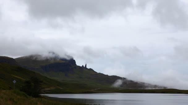 4k ultrahd Zeitraffer des alten Mannes von storr, skye in Schottland — Stockvideo